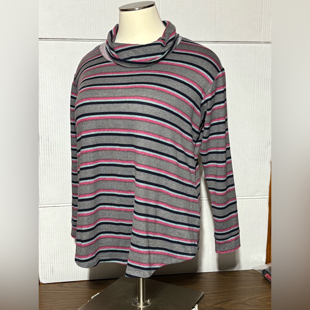 Lane Bryant 18/20 women’s cowl neck light sweater 27”L p/p 22” and sleeves 22”
